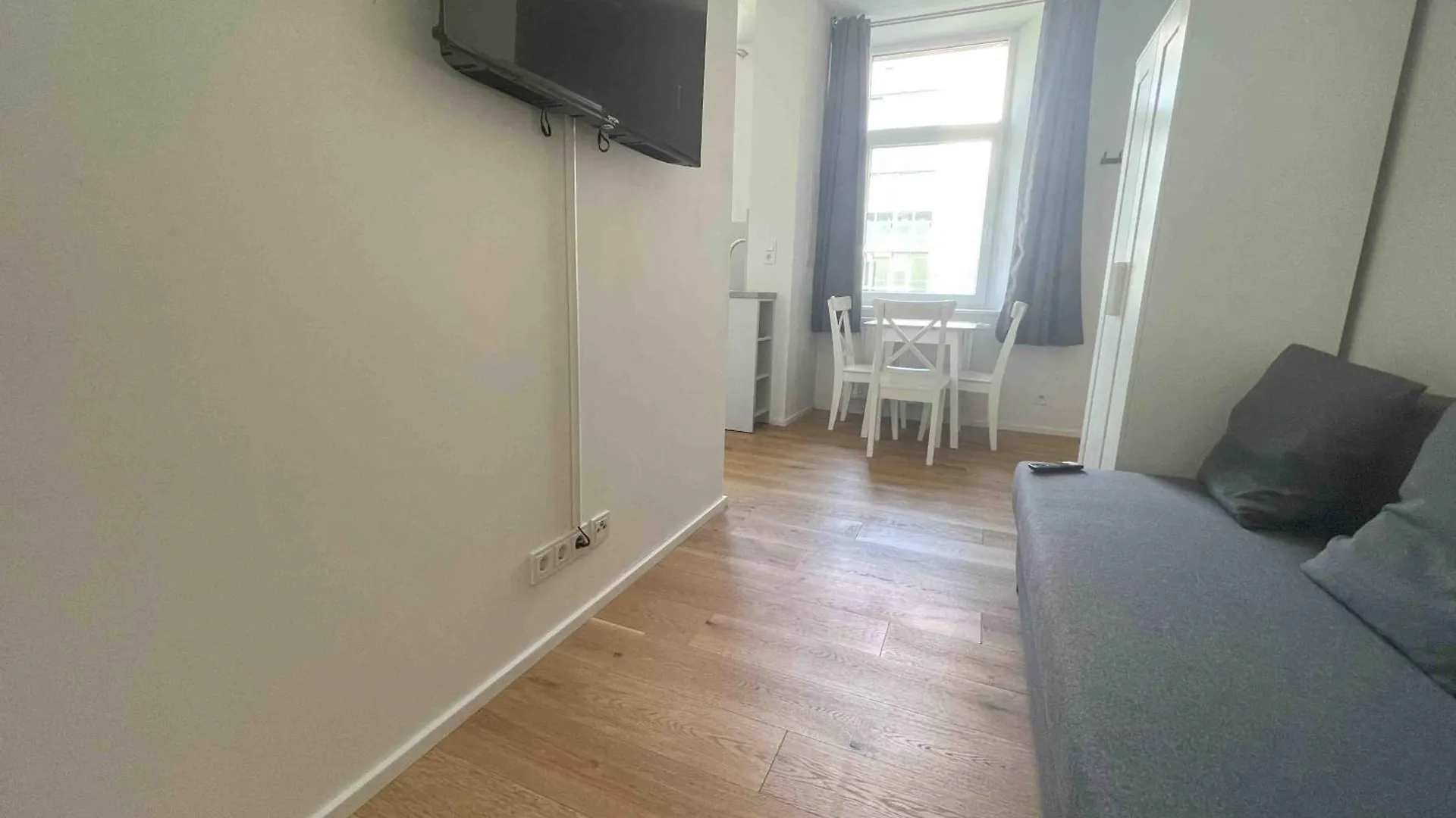 Am1014 - Modern Eingerichtete Monteurwohnung Uebergangswohnung Amberg Germany