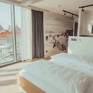 Mariandl Am Berg Hotel