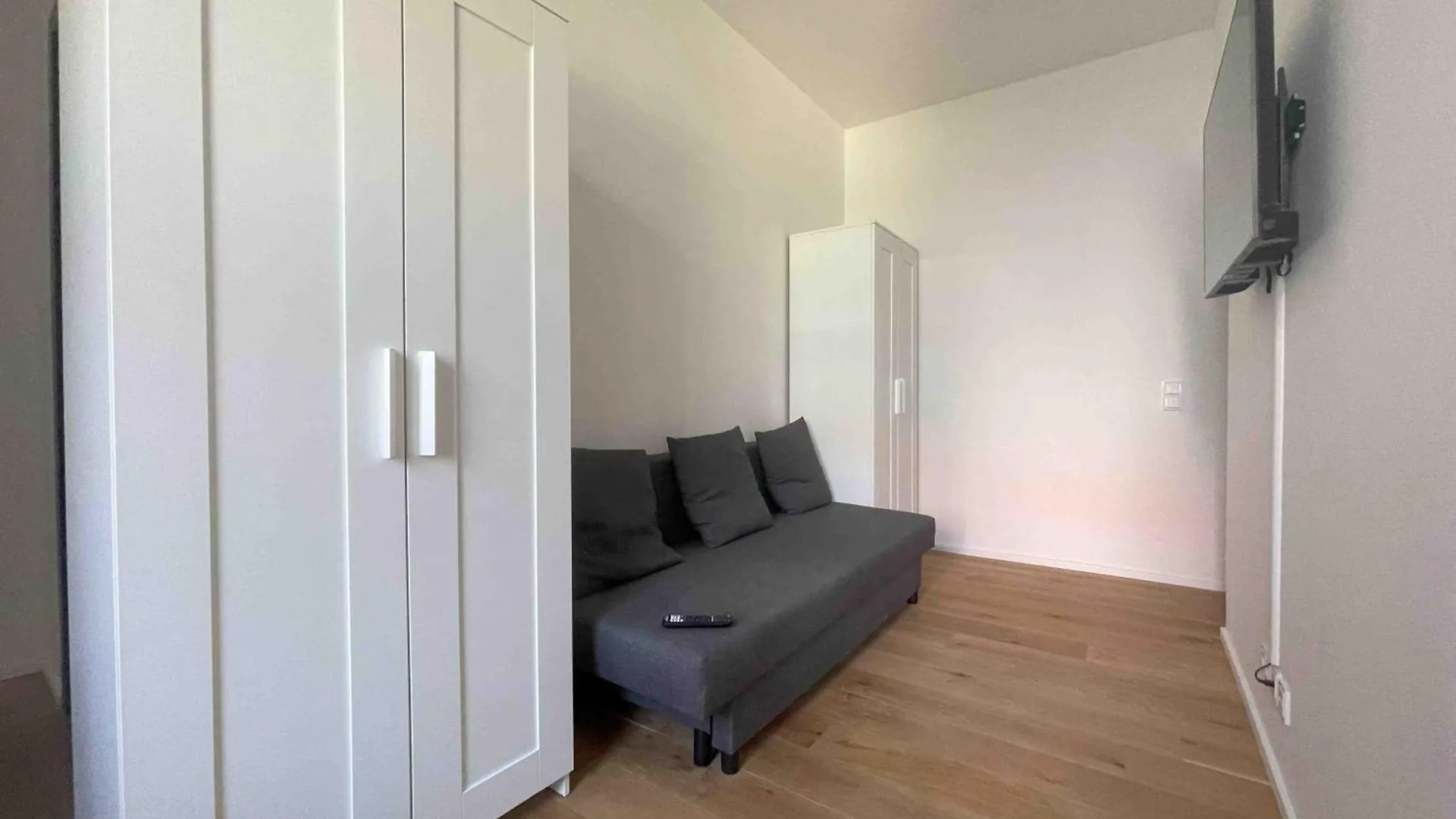Am1014 - Modern Eingerichtete Monteurwohnung Uebergangswohnung آمبرغ 0*,  ألمانيا